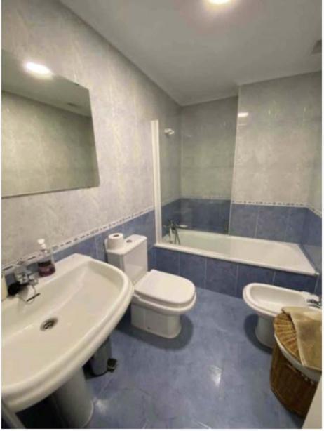 In Shared Flat In The I Fast Wifi Included L Trendy Area In The Homestay Valencia